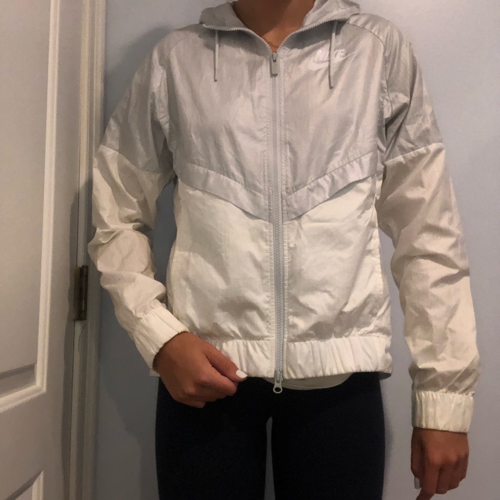 Nike Windbreaker size small